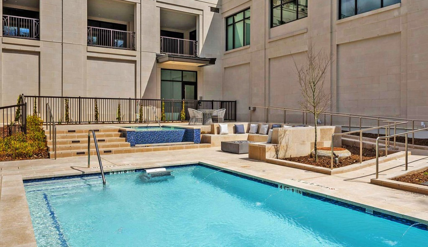 51745298439 e0d3bc762a b