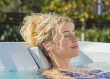 What are the benefits of soaking in cold water? | HotSpring Spas