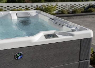 Spa pool insulation 101: How to ensure you don’t get left in the cold | HotSpring Spas